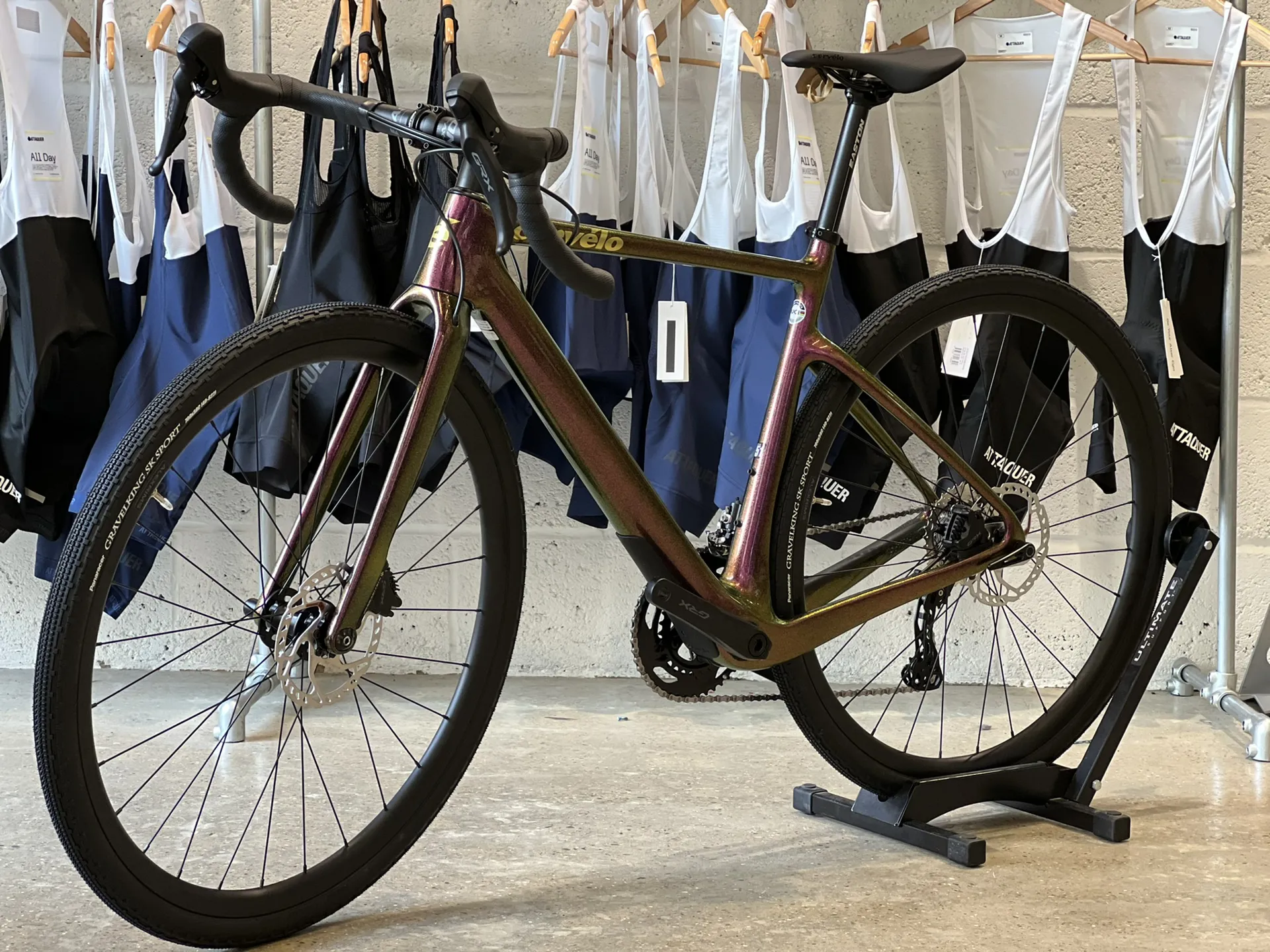 2023 CERVELO Aspero GRX RX600 in Satin Black or Purple Sunset